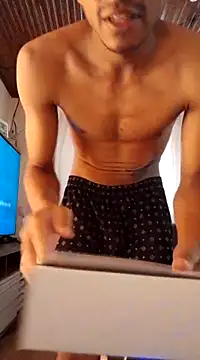 Mineirinho043 online show from February 2025 04:56:02 PM