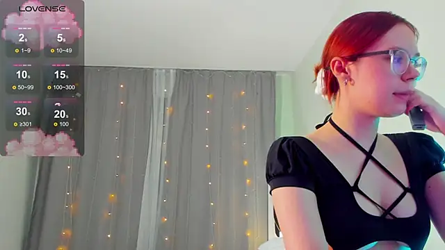 Snapshot of Mia_Luw chatting on March 2025 03:51:02 PM Mia Luw online show from March 2025 03:51:02 PM