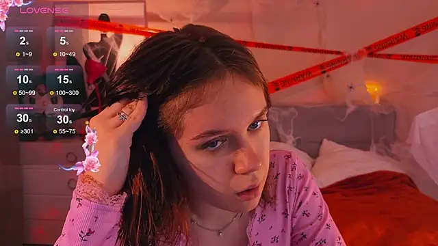 Snapshot of Mia_Luw chatting on October 2025 06:02:02 AM Mia Luw online show from October 2025 06:02:02 AM