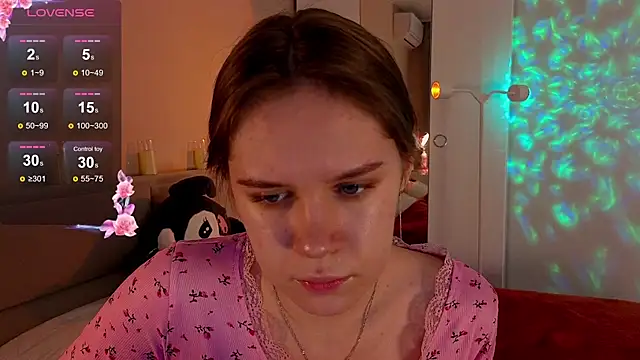 Snapshot of Mia_Luw chatting on November 2025 03:49:02 AM Mia Luw online show from November 2025 03:49:02 AM