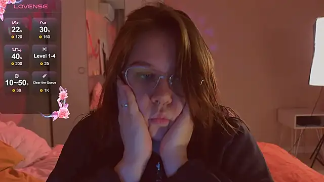 Mia Luw online show from March 2026 03:14:02 AM