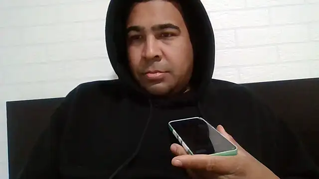 Snapshot of xhoco14 chatting on February 2025 05:18:01 PM xhoco14 online show from February 2025 05:18:01 PM