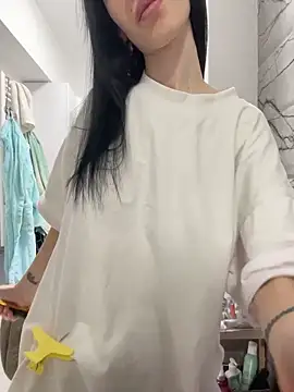 Celine Roxelle online show from March 2026 04:02:02 PM