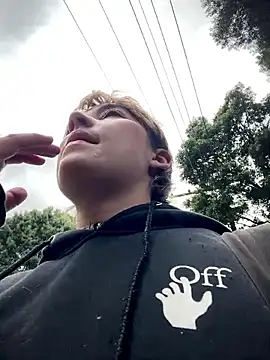 Maggie Geller online show from November 2025 04:40:01 PM