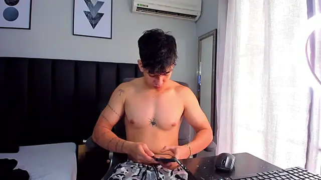 ISAAC CRYSTON online show from March 2025 07:06:02 PM