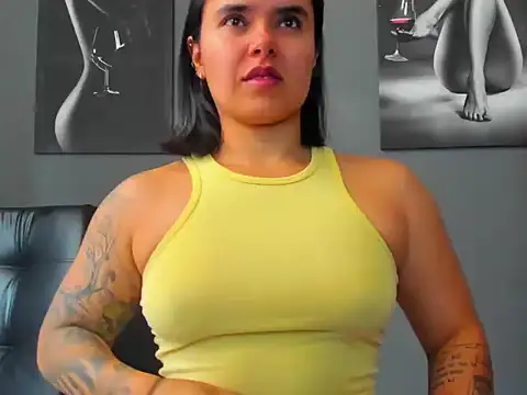 Snapshot of karlyjons12 chatting on November 2025 04:40:01 PM karlyjons12 online show from November 2025 04:40:01 PM