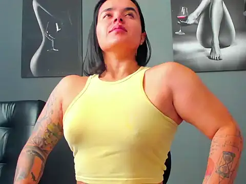 karlyjons12 online show from March 2026 01:06:02 PM