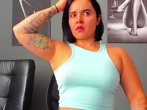 karlyjons12 online show from May 2026 01:53:01 PM