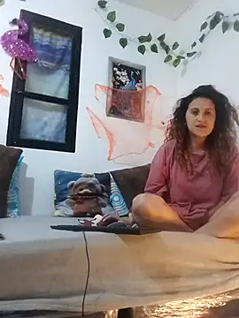 Snapshot of jeans_and_emma chatting on October 2025 01:38:01 AM jeans and emma online show from October 2025 01:38:01 AM