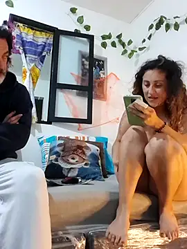 Snapshot of jeans_and_emma chatting on October 2025 03:12:02 AM jeans and emma online show from October 2025 03:12:02 AM