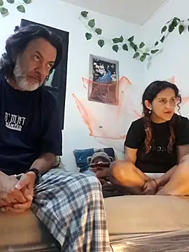 Snapshot of jeans_and_emma chatting on October 2025 11:40:02 PM jeans and emma online show from October 2025 11:40:02 PM