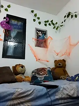 Snapshot of jeans_and_emma chatting on November 2025 01:30:02 AM jeans and emma online show from November 2025 01:30:02 AM