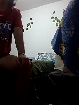 Snapshot of jeans_and_emma chatting on November 2025 01:39:01 AM jeans and emma online show from November 2025 01:39:01 AM