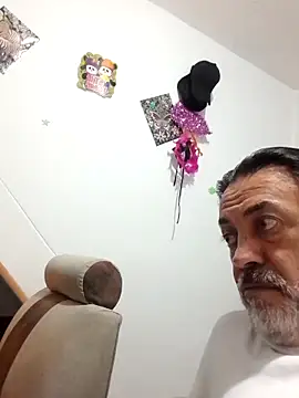 Snapshot of jeans_and_emma chatting on November 2025 02:42:02 AM jeans and emma online show from November 2025 02:42:02 AM