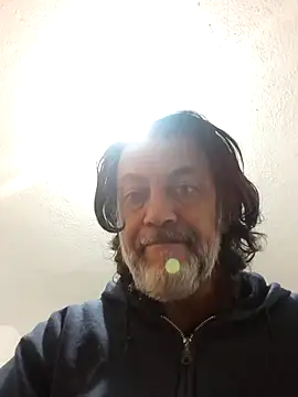 Snapshot of jeans_and_emma chatting on December 2025 02:10:02 AM jeans and emma online show from December 2025 02:10:02 AM