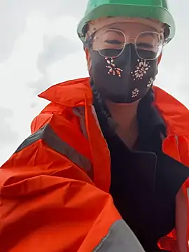 Loveblackzilla online show from December 2025 10:57:02 AM