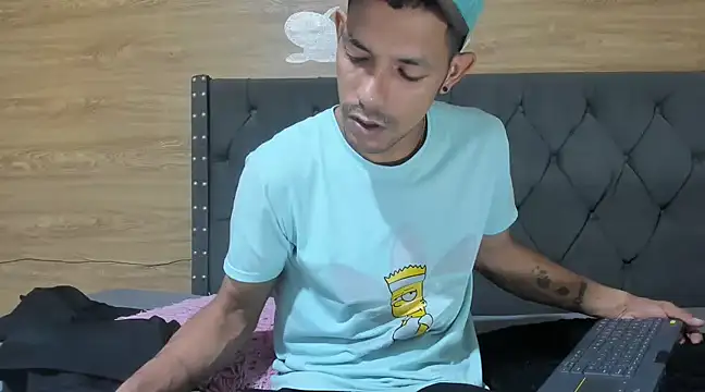 Snapshot of guyeifmaxiro chatting on February 2025 07:59:02 PM guyeifmaxiro online show from February 2025 07:59:02 PM