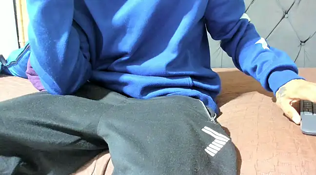 Snapshot of guyeifmaxiro chatting on February 2025 12:08:02 AM guyeifmaxiro online show from February 2025 12:08:02 AM