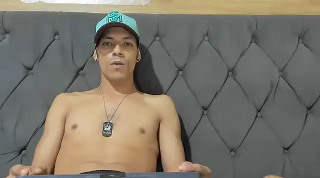 Snapshot of guyeifmaxiro chatting on February 2025 12:21:02 AM guyeifmaxiro online show from February 2025 12:21:02 AM