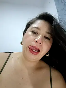 Snapshot of Sexy_Tifany chatting on September 2025 04:05:01 AM Sexy Tifany online show from September 2025 04:05:01 AM