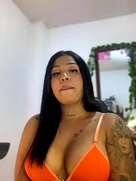 Snapshot of tinalove7 chatting on November 2025 11:32:01 PM tinalove7 online show from November 2025 11:32:01 PM