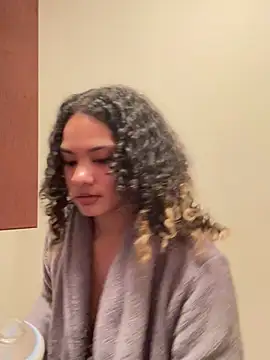 tastylolaaa online show from February 2025 10:29:02 AM