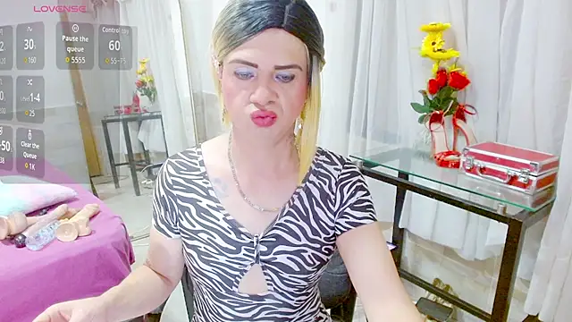 Snapshot of Dolldirtyxxx chatting on October 2025 05:30:01 AM Dolldirtyxxx online show from October 2025 05:30:01 AM