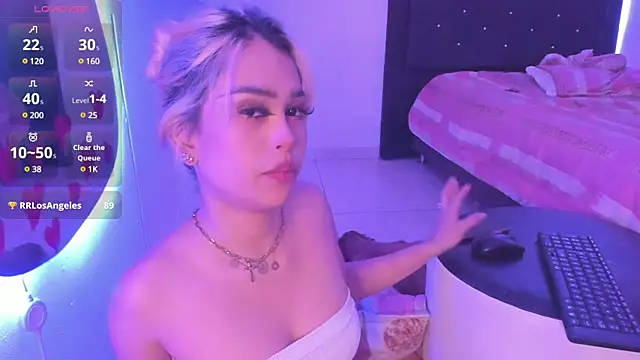 Snapshot of _Charlottequeen chatting on February 2025 04:18:02 AM Charlottequeen online show from February 2025 04:18:02 AM