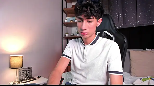 NovaaWheler online show from November 2025 08:32:01 PM