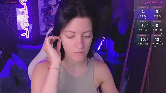 roxy riot  online show from April 2026 01:25:01 AM