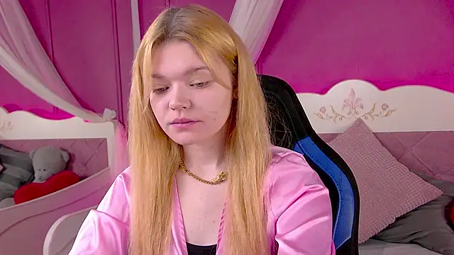 AdeleCartier online show from March 2025 12:48:01 AM