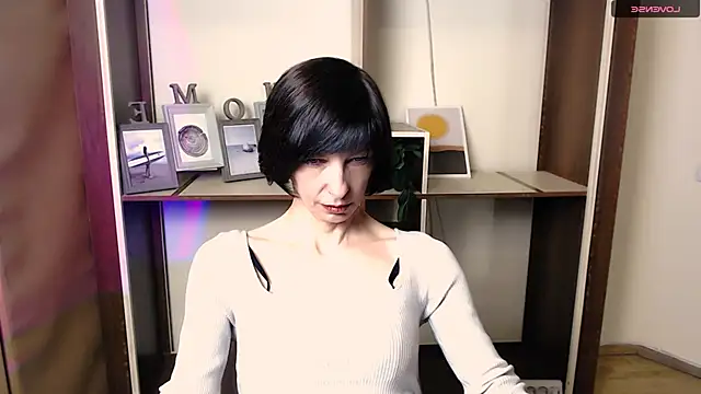 Snapshot of _AngeliaFlow_ chatting on November 2025 07:43:02 AM AngeliaFlow online show from November 2025 07:43:02 AM