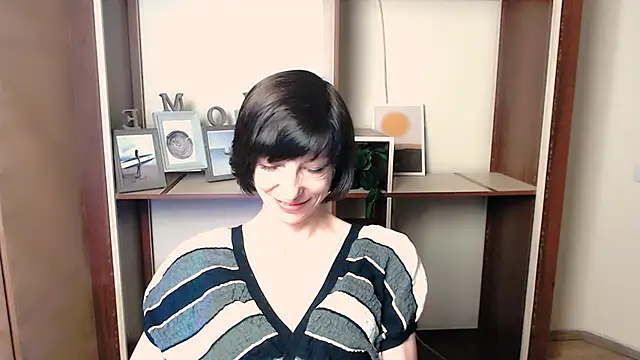 Snapshot of _AngeliaFlow_ chatting on November 2025 08:03:01 AM AngeliaFlow online show from November 2025 08:03:01 AM