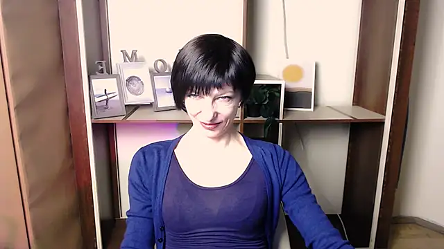 Snapshot of _AngeliaFlow_ chatting on November 2025 07:35:02 AM AngeliaFlow online show from November 2025 07:35:02 AM