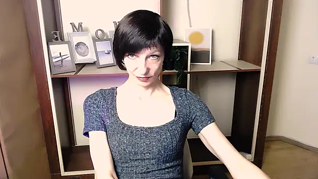 Snapshot of _AngeliaFlow_ chatting on November 2025 09:20:02 AM AngeliaFlow online show from November 2025 09:20:02 AM