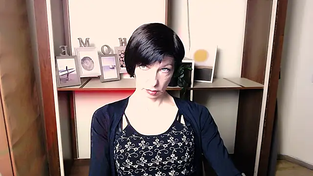 Snapshot of _AngeliaFlow_ chatting on November 2025 07:41:02 AM AngeliaFlow online show from November 2025 07:41:02 AM