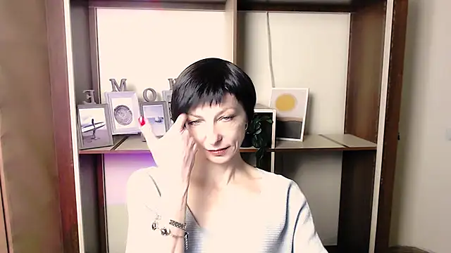 Snapshot of _AngeliaFlow_ chatting on November 2025 07:52:02 AM AngeliaFlow online show from November 2025 07:52:02 AM