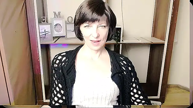 Snapshot of _AngeliaFlow_ chatting on June 2026 07:18:01 AM AngeliaFlow online show from June 2026 07:18:01 AM