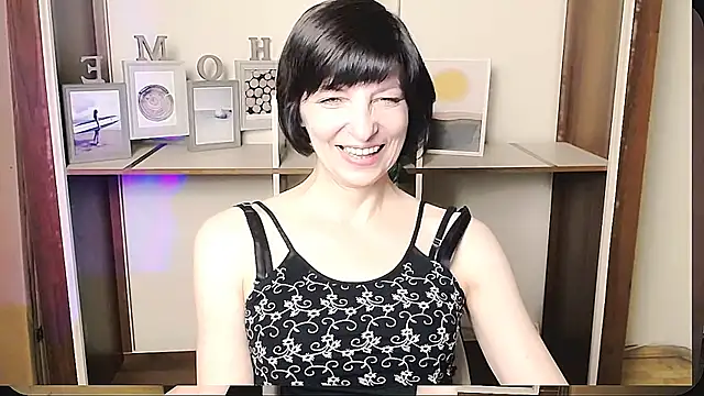 Snapshot of _AngeliaFlow_ chatting on June 2026 09:36:01 AM AngeliaFlow online show from June 2026 09:36:01 AM