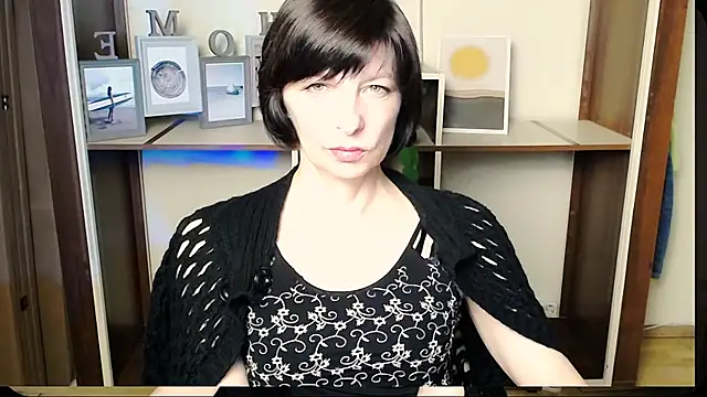 Snapshot of _AngeliaFlow_ chatting on July 2026 09:03:02 AM AngeliaFlow online show from July 2026 09:03:02 AM