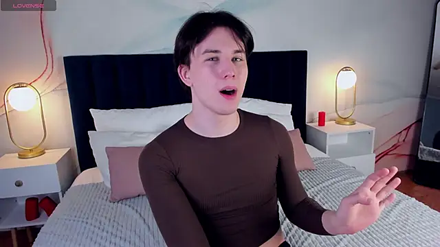 AdrianoAubert online show from March 2025 03:06:01 AM