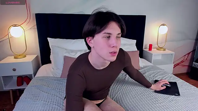 AdrianoAubert online show from March 2025 09:28:01 AM