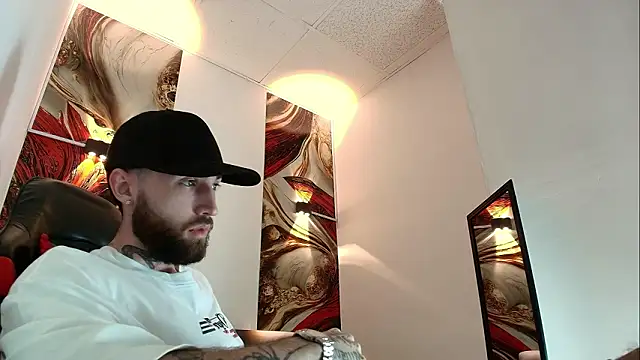 Luke davis01 online show from February 2026 12:39:02 PM