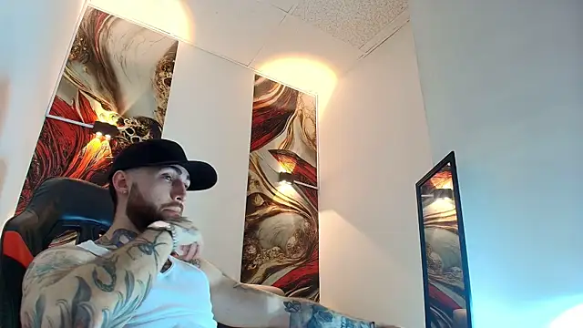 Luke davis01 online show from June 2026 01:03:02 PM