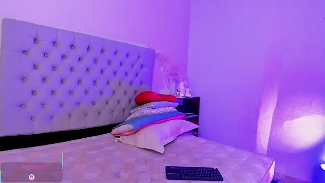 Morgan Wright online show from December 2025 07:43:02 PM