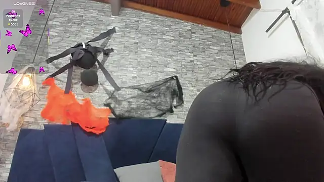 Sophia Brunett online show from October 2025 12:01:02 PM