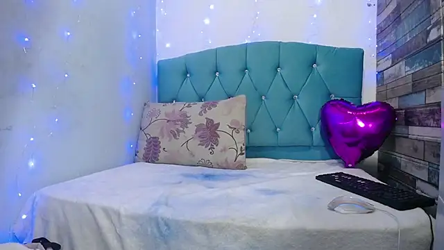 Snapshot of Tiana_Ebony18 chatting on March 2025 12:01:02 PM Tiana Ebony18 online show from March 2025 12:01:02 PM