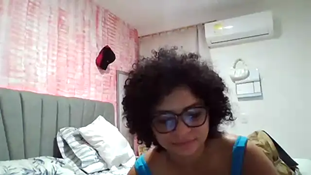 Snapshot of Tana_latin chatting on December 2025 02:19:01 AM Tana latin online show from December 2025 02:19:01 AM