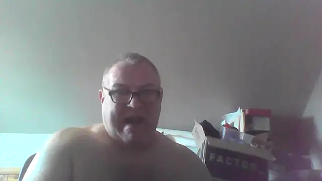 mkestr69 online show from April 2026 05:43:02 PM