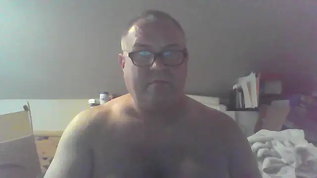 Snapshot of mkestr69 chatting on July 2026 05:33:02 PM mkestr69 online show from July 2026 05:33:02 PM